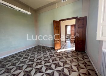Commercial Premises Lucca (neighborhood Sant'Anna) - photo 2