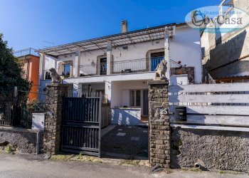 Stable - Palace piazza valentini, Manziana - photo 1