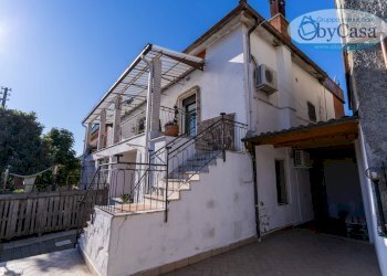 Stable - Palace piazza valentini, Manziana - photo 2