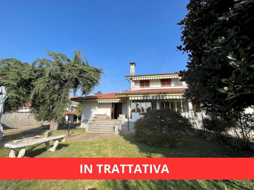 Giardino - Casa indipendente via del Porto, 163, Carmagnola - foto 1