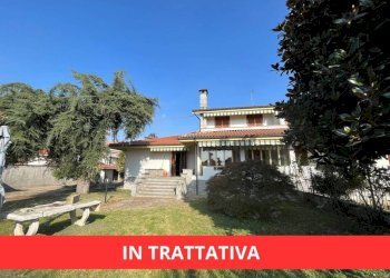 Giardino - Casa indipendente via del Porto, 163, Carmagnola - foto 1