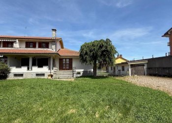 Giardino - Casa indipendente via del Porto, 163, Carmagnola - foto 5