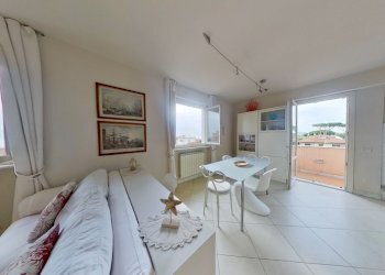 attico-marina-di-massa-10182023_114608.jpg - Attico Massa - foto 1