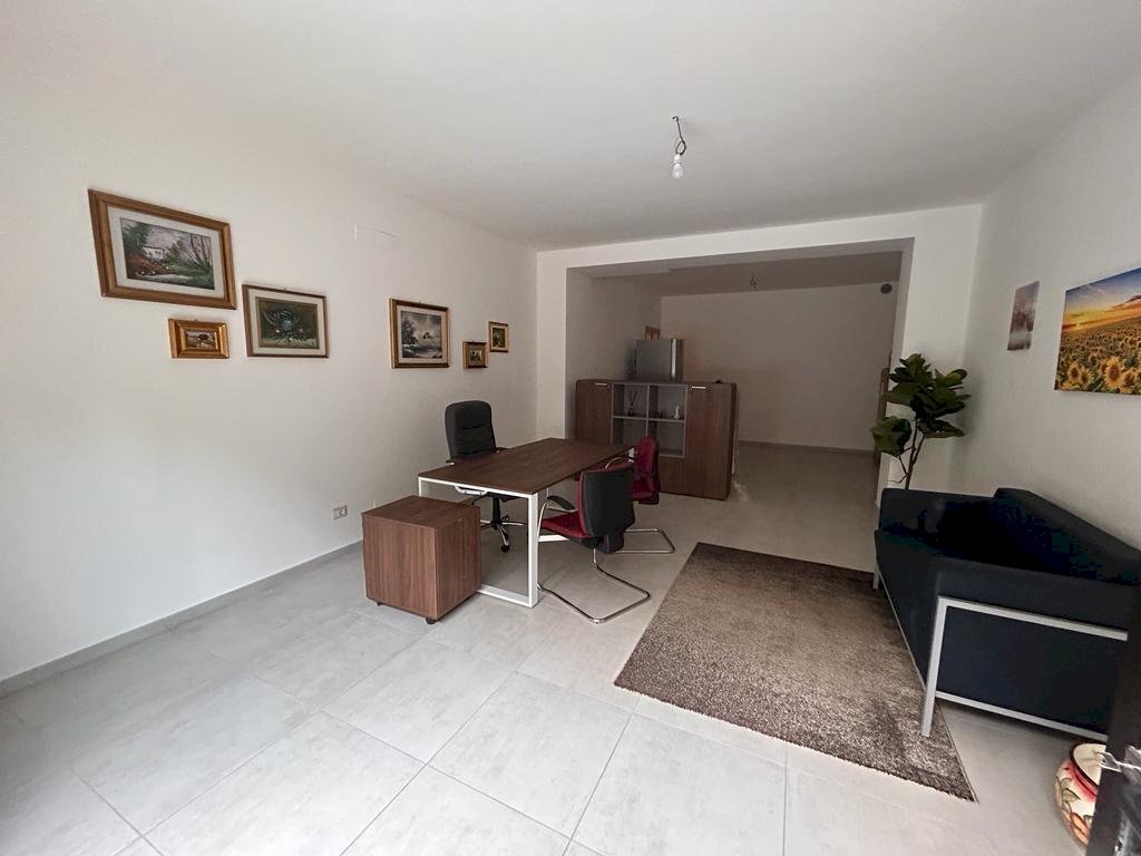 stanza - Locale Commerciale Strada Tuderte 41h, Perugia - foto 2