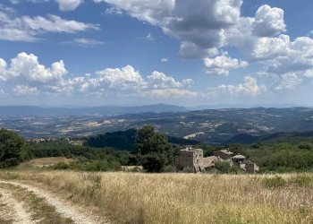 Castello strada provinciale, Todi - foto 1