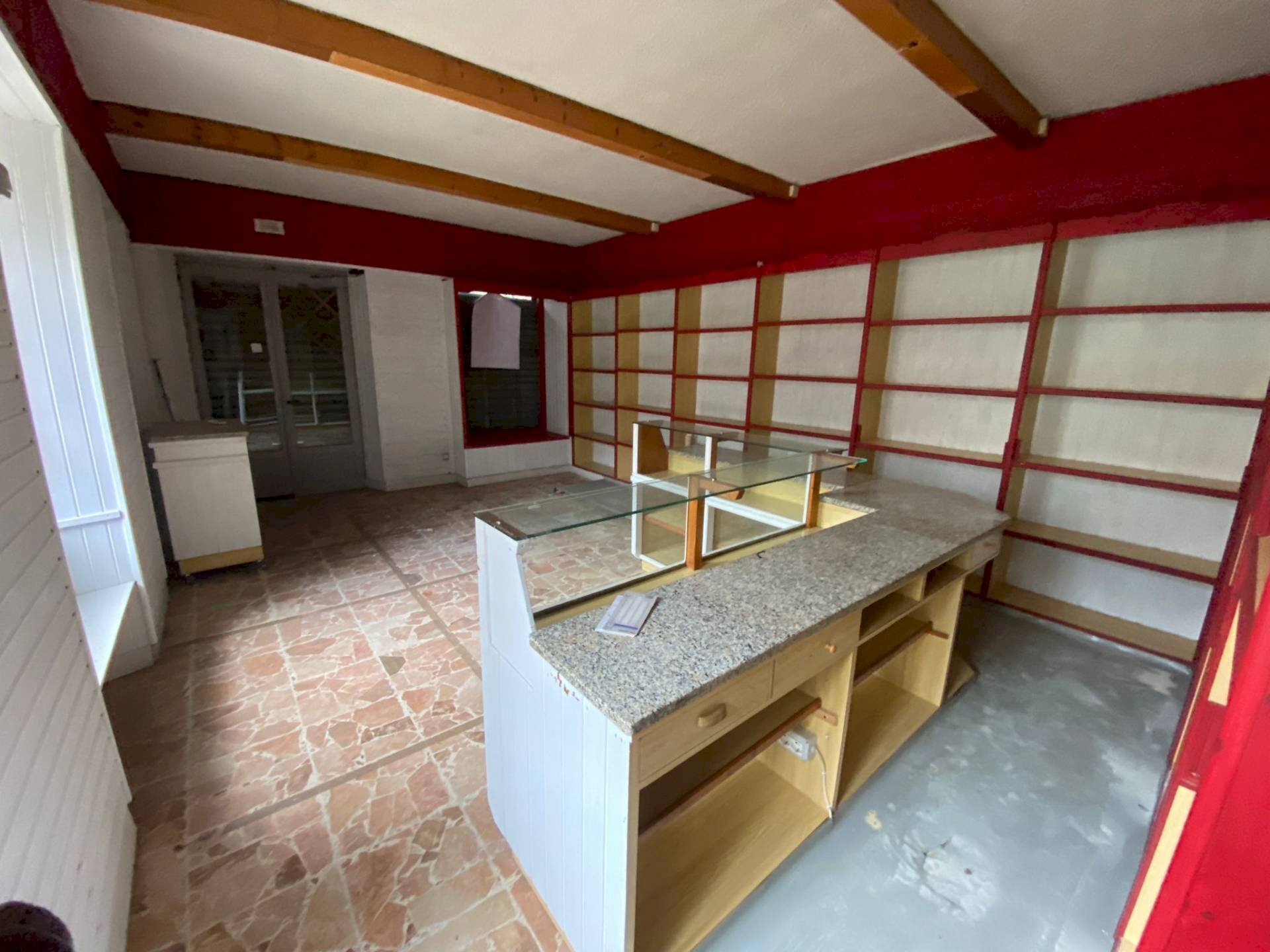 Negozio Via Massimo D'Azeglio, Castellamonte - foto 2