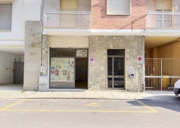 Negozio via Michele Coppino, 2, Cuneo (zona Centro) - foto 1