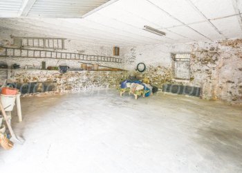 Via Montenero-8.jpg - Magazzino Via Montenero, Vado Ligure - foto 4