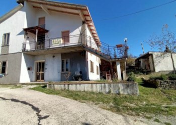 Semi-detached Villa Via Nazionale 123, 125, Castiglione dei Pepoli - photo 2