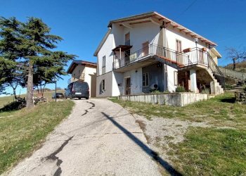 Semi-detached Villa Via Nazionale 123, 125, Castiglione dei Pepoli - photo 1