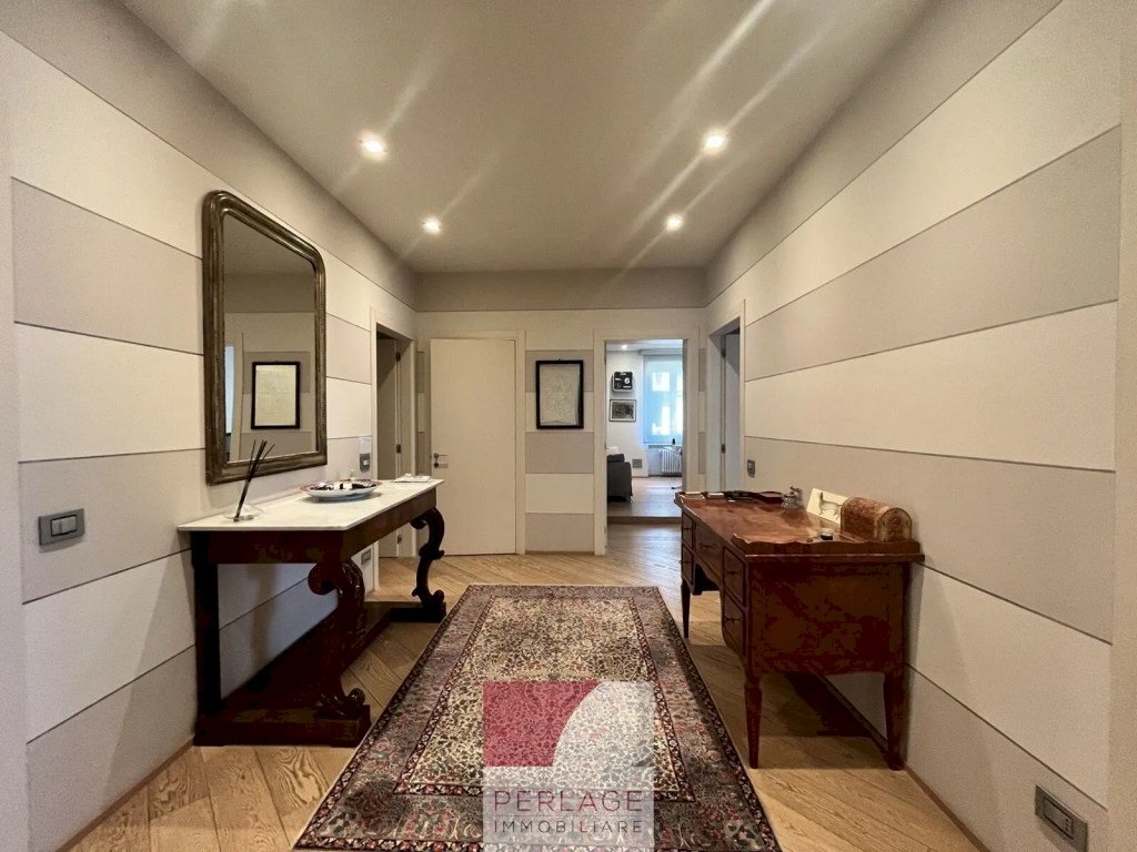 Apartment Bra - photo 1