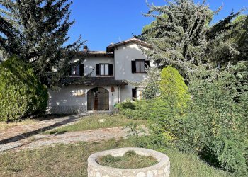 Villa Unifamiliare Cascia-Colmotino, Cascia - foto 1