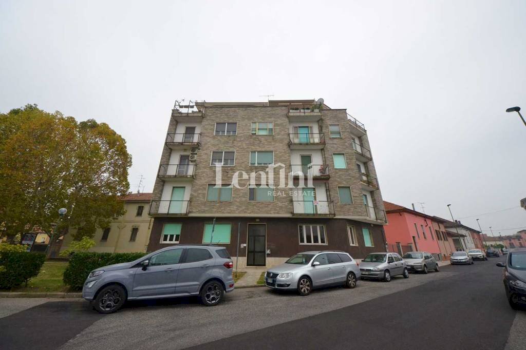 Trilocale piazzale Duca d'Aosta, Casale Monferrato - foto 1