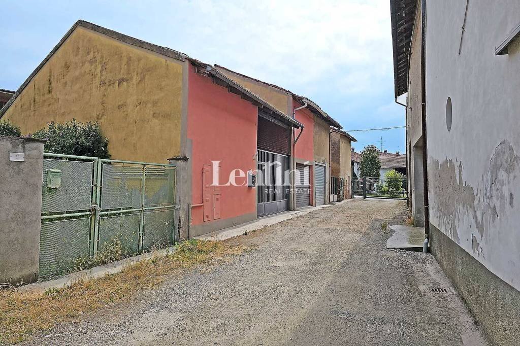 Villa via Carlo Alberto, 17, Borgo San Martino - foto 3