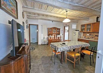 Villa via Carlo Alberto, 17, Borgo San Martino - foto 1