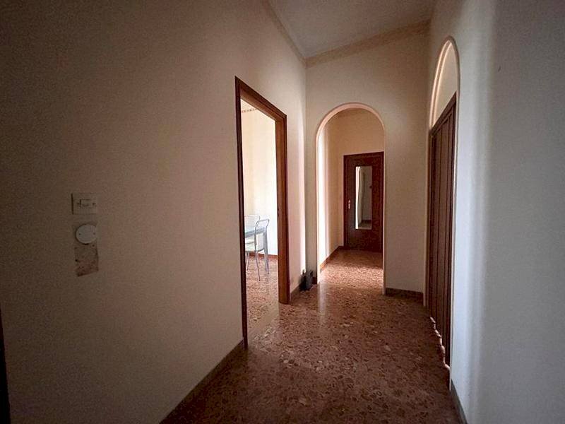 CORRIDOIO - Trilocale corso Giovanni Giolitti, 40, Cuneo (zona Centro) - foto 2