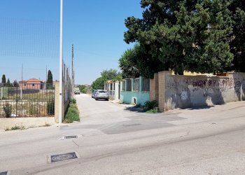strada sterrata fianco terreno - Terreno edificabile Cagliari - foto 7