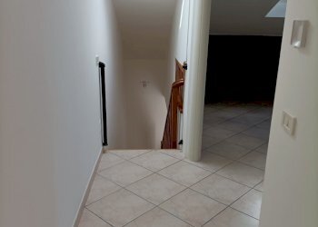 disimpegno - Villa Trifamiliare centrale, Castel San Giovanni - foto 11