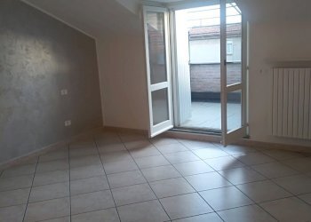 camera da letto - Villa Trifamiliare centrale, Castel San Giovanni - foto 15