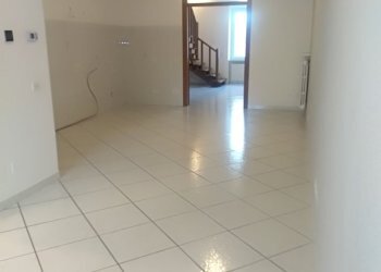 soggiorno - Villa Trifamiliare centrale, Castel San Giovanni - foto 21