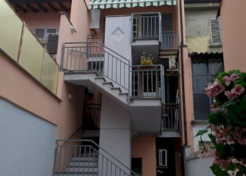 facciata - Villa Trifamiliare centrale, Castel San Giovanni - foto 26