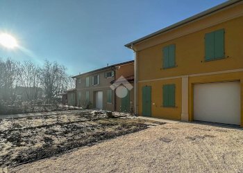 Terraced Villa via Bersana, Carpi - photo 1