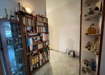 Stanza arredata - Trilocale Rivalta di Torino - foto 16