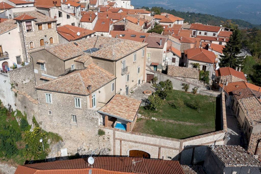 Giardino di pertinenza - Rustico via Fiorilli, Montemarano - foto 2