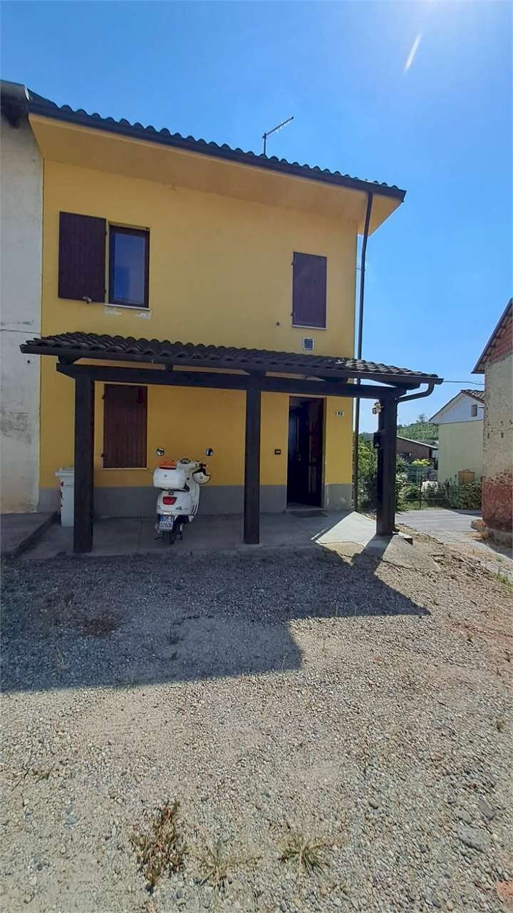 Portion of a house Castellinaldo d'Alba - photo 1
