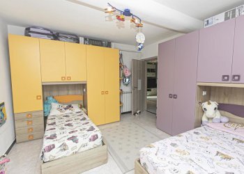 CAMERA 2 (3).jpg - Appartamento Via Martiri della Libertà 91, Campomorone - foto 13