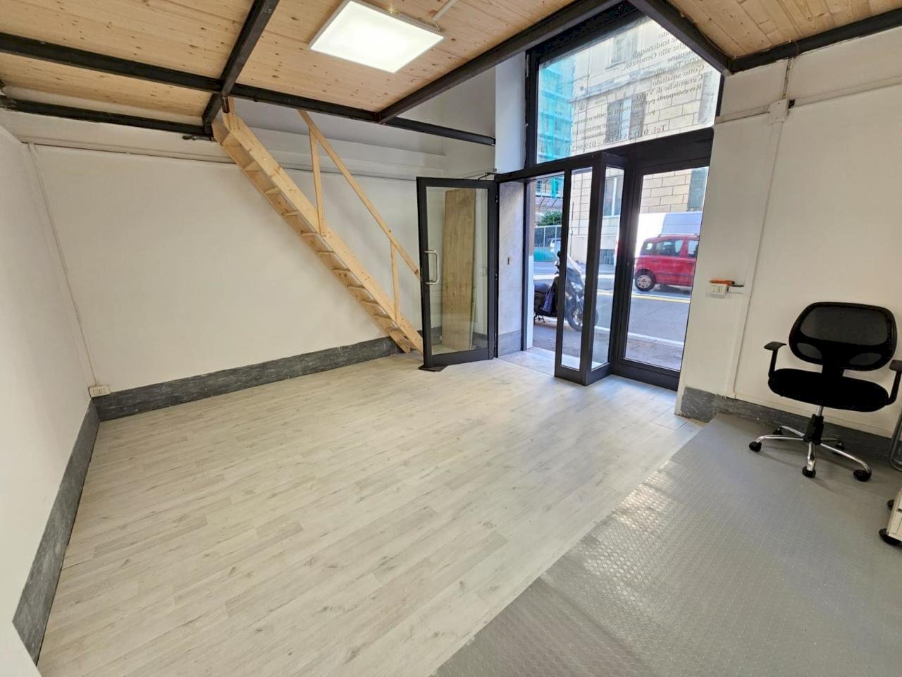 PIANO STRADA (3).jpg - Commercial Premises Via Giovanni Tommaso Invrea 46, Genova - photo 1