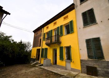 Facciata - Villa a Schiera via Giuseppe Mazzini, Montaldo Scarampi - foto 1