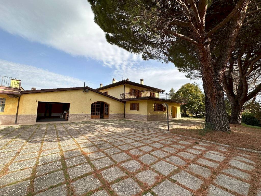 Villa via Ciliegio, 7, L'Aquila - foto 2