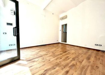 WhatsApp Image 2022-05-10 at 16.11.11 (2).jpeg - Locale Commerciale Via del Gelsomino, Firenze - foto 3