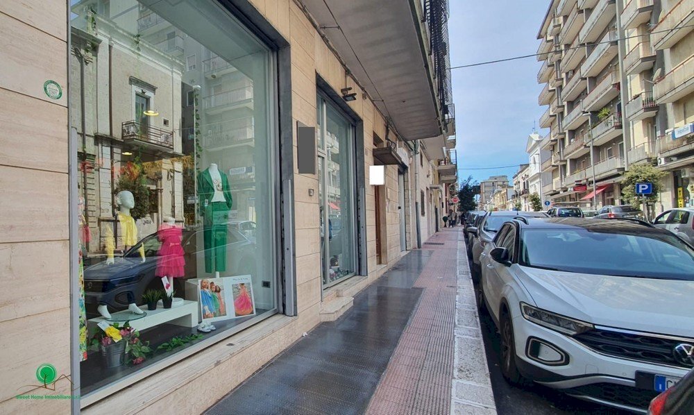 Negozio C.so Vittorio Emanuele   Numero civico 111-113, Triggiano - foto 1