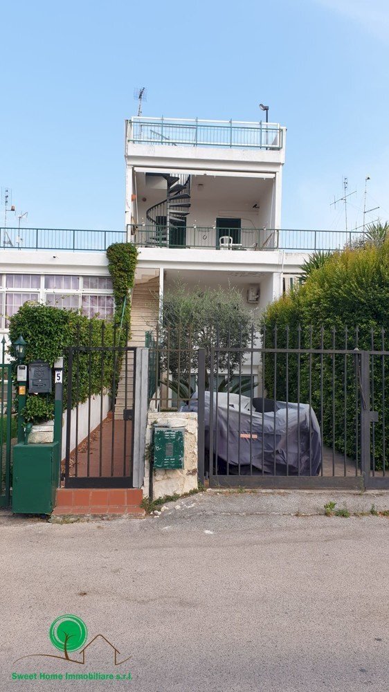 Three-room apartment Contrada Scizzo   Numero civico 5, Bari - photo 1