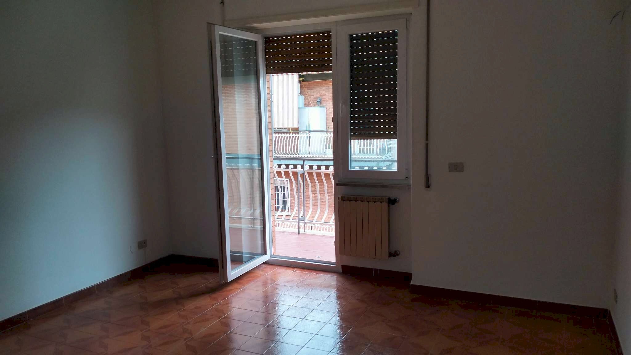 camera - Two-room apartment Roma - photo 1
