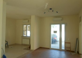 DSCN9980.JPG - Commercial Premises Viale San Concordio, Lucca - photo 2