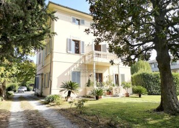 vendesi villa liberty con giardino lucca capannori - Villa Via Roma, Porcari - foto 2