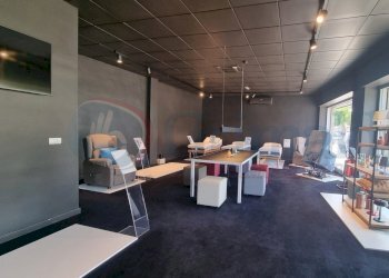 ced165a9-2e21-46d0-8d2d-3c51235f367b.jpg - Locale Commerciale Via della Resistenza 76, Bari - foto 2