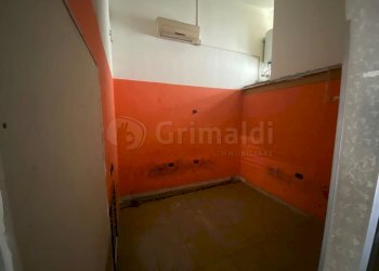 04.JPG - Locale Commerciale Giugliano in Campania - foto 4