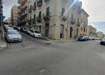 20231028_103651.jpg - Locale Commerciale via Battaglia, Reggio di Calabria - foto 3