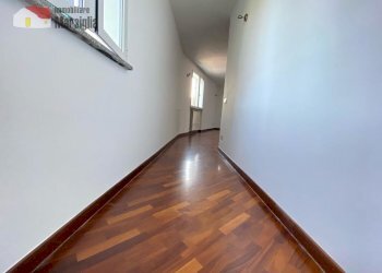 CORRIDOIO ESTERNO.jpg - Trilocale Corso Matuzia, Sanremo - foto 11