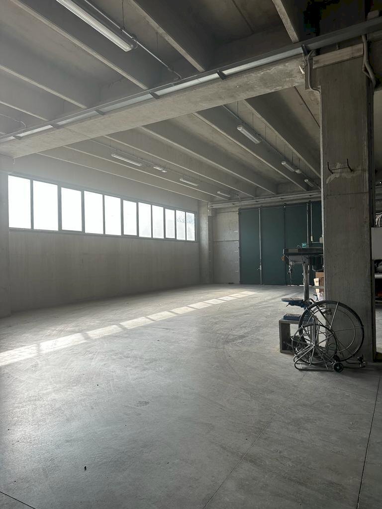 WhatsApp Image 2023-10-31 at 11.27.29 (7).jpeg - Commercial Premises Castorano - photo 1