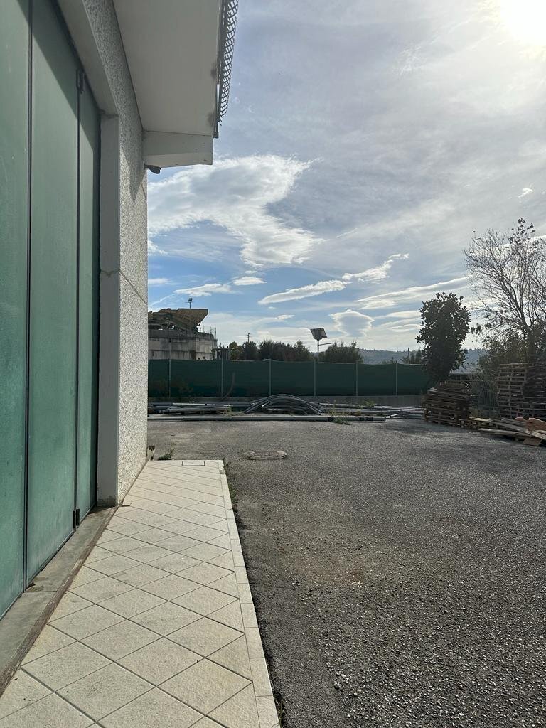 WhatsApp Image 2023-10-31 at 11.27.29 (8).jpeg - Commercial Premises Castorano - photo 2