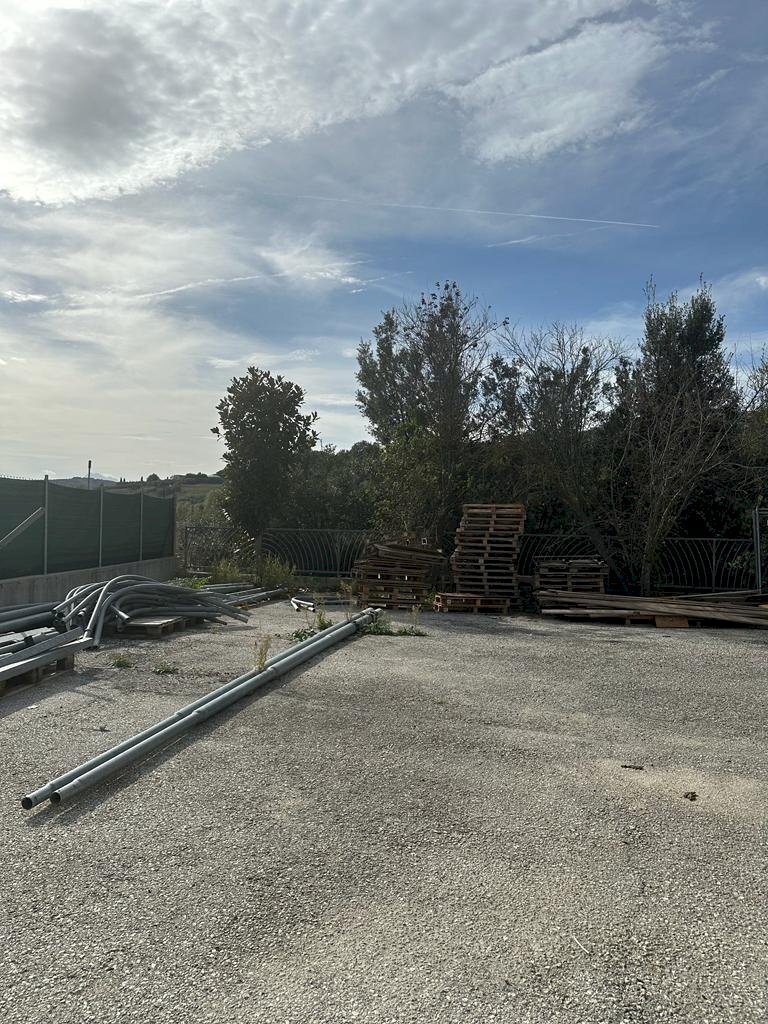 WhatsApp Image 2023-10-31 at 11.27.29 (9).jpeg - Commercial Premises Castorano - photo 3