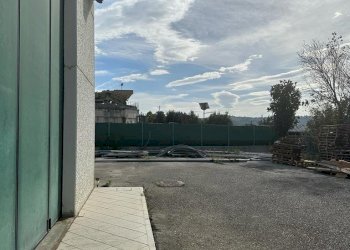 WhatsApp Image 2023-10-31 at 11.27.29 (8).jpeg - Locale Commerciale Castorano - foto 2