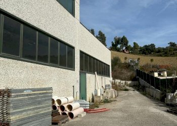 WhatsApp Image 2023-10-31 at 11.27.29 (11).jpeg - Locale Commerciale Castorano - foto 5