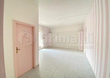 01.JPG - Locale Commerciale Giugliano in Campania - foto 1