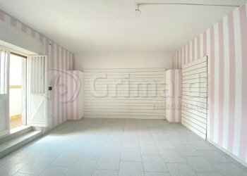 02.JPG - Locale Commerciale Giugliano in Campania - foto 2